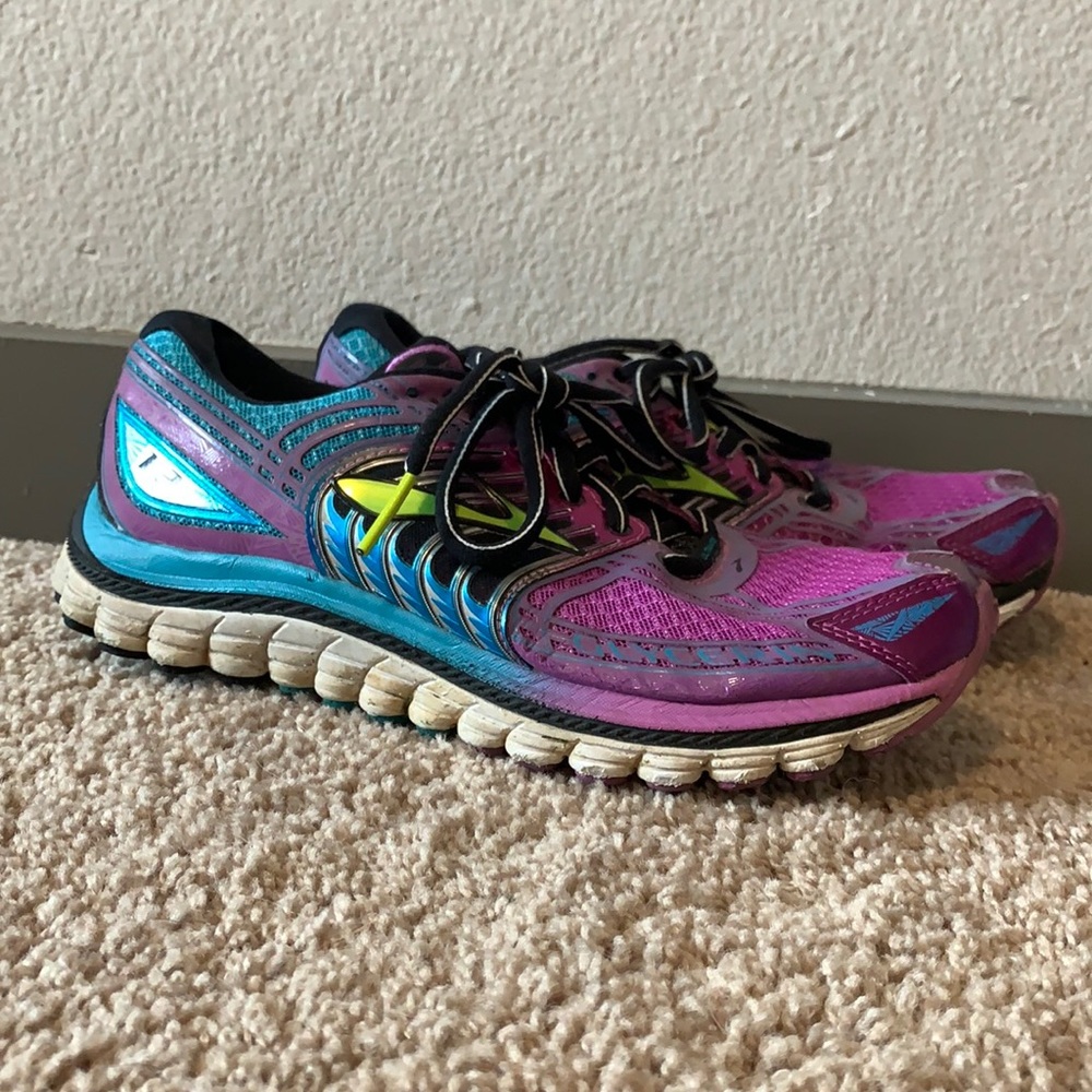 Brooks Tennis Shoes